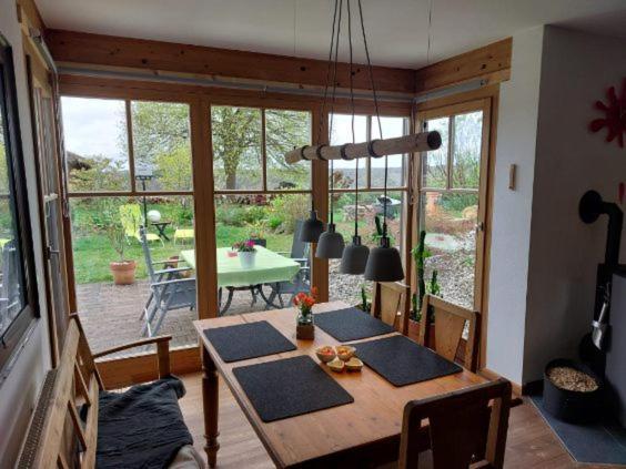 Kuckucksnest - Ferienwohnung Welschneudorf ภายนอก รูปภาพ
